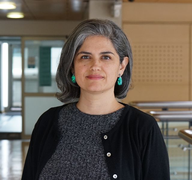 carolina muñoz camargo, promovida a profesora asociada